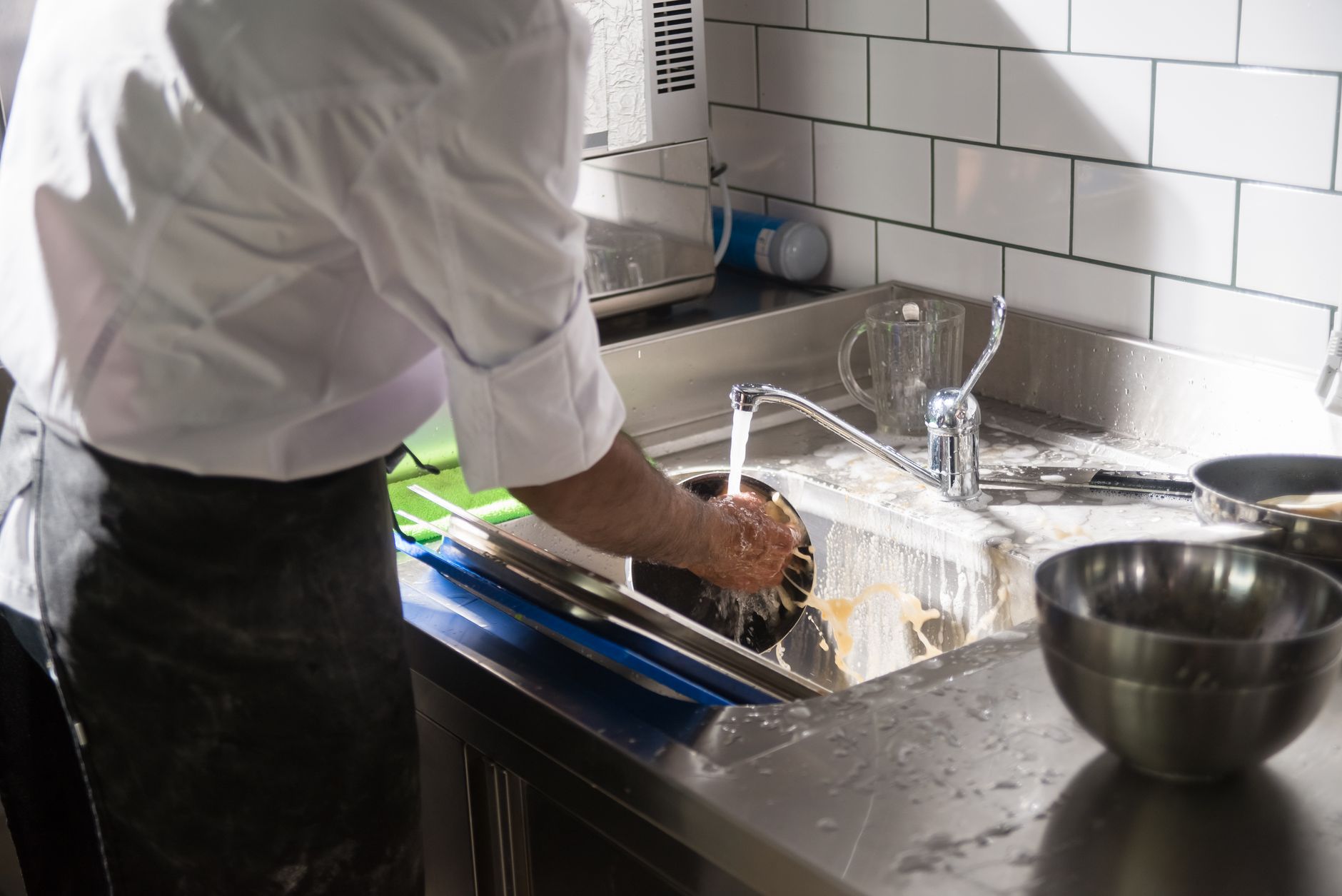évier résine noire cuisine