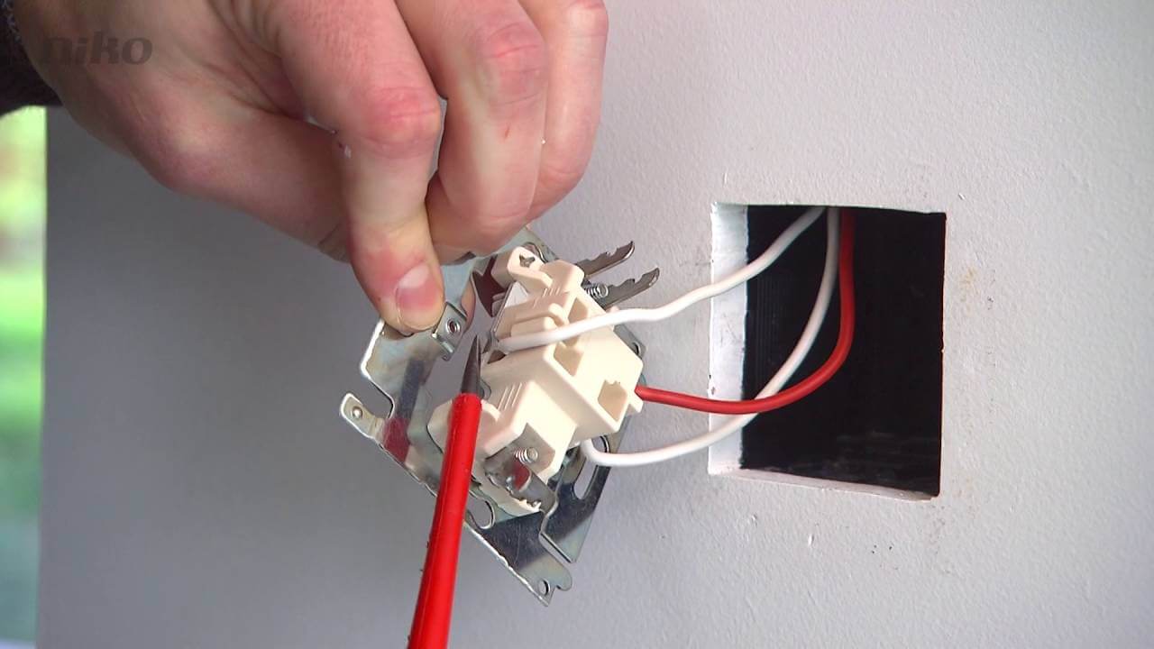Branchement d'un interrupteur va-et-vient avec fils navettes et borne L